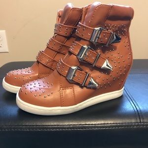 Brand NWT Studded wedges
